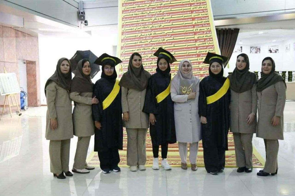 دبیرستان دوره دوم دخترانه غیرانتفاعی روشنگران تهران منطقه 3