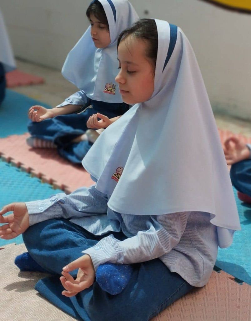 دبستان دوره اول و دوم دخترانه غیردولتی آبرنگ اصفهان