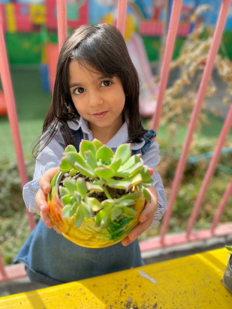 پیش دبستان غیردولتی رویای رنگی اصفهان