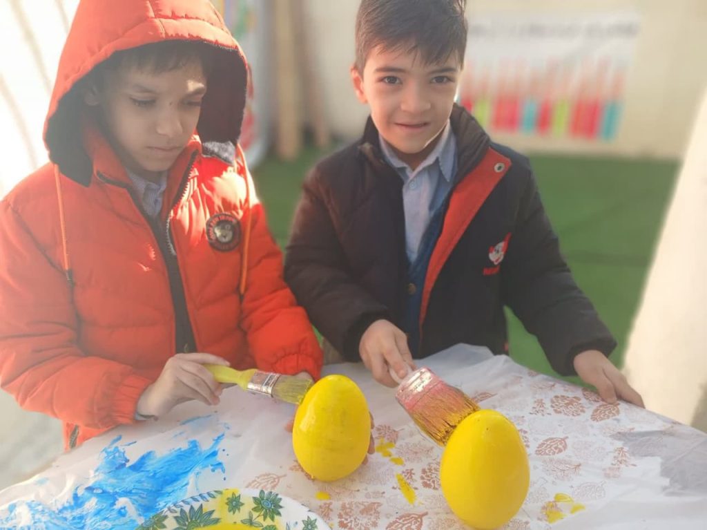 دبستان دوره اول و دوم پسرانه غیردولتی مدادهای رنگی اصفهان