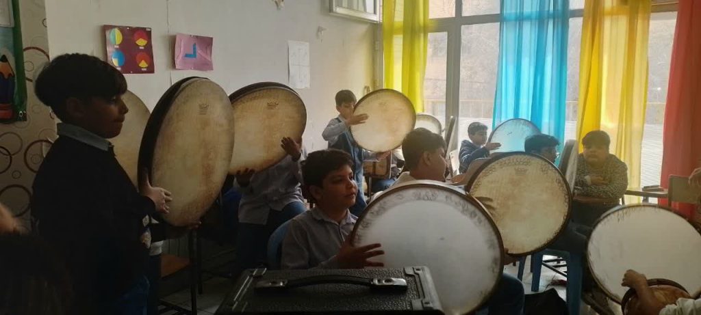 دبستان دوره اول و دوم پسرانه غیردولتی مدادهای رنگی اصفهان