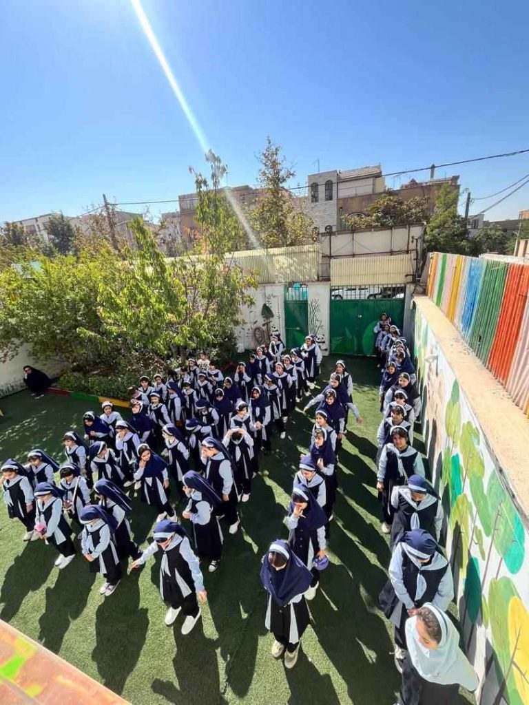 پیش دبستان و دبستان دخترانه غیر انتفاعی اندیشه دانش کرج