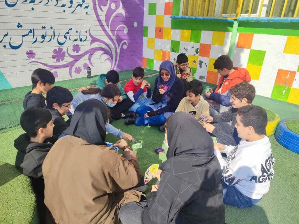 پیش دبستان و دبستان پسرانه غیرانتفاعی پاک‌ مهر کرج